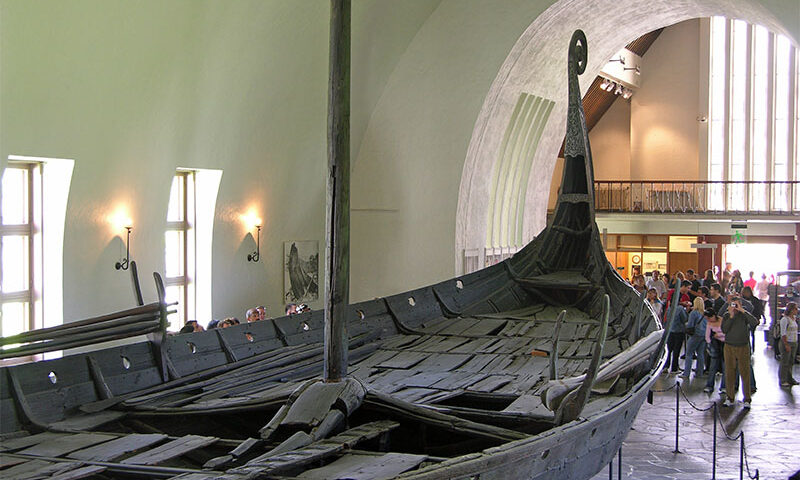אניה ויקינגית במוזיאון Vikingskipshuset