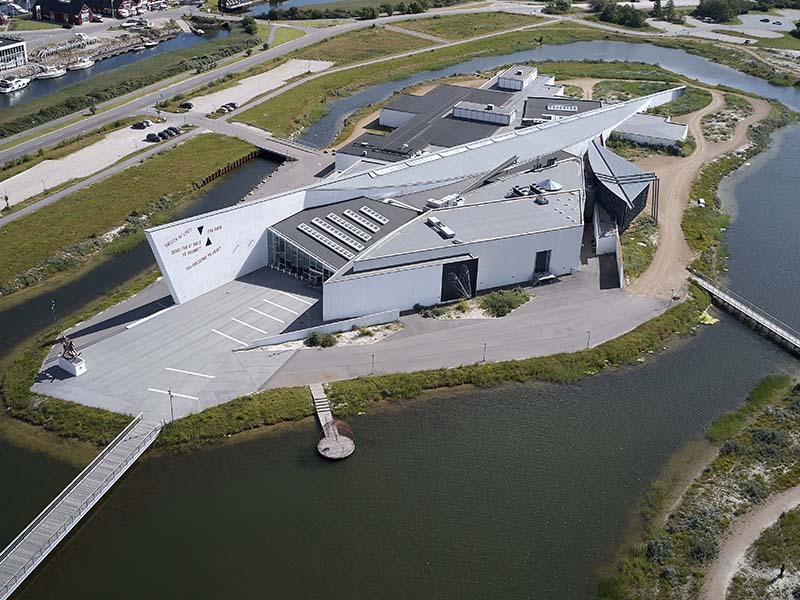 מוזיאון ארקן לאומנות מודרנית, צילום מהאוויר של המוזיאון